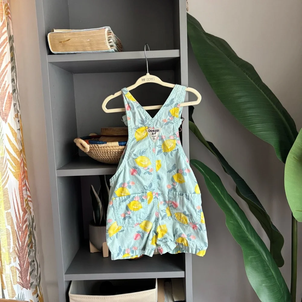 Oshkosh lemon print shortalls - 2T